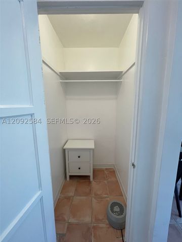 1018 W 47th St 1, Miami Beach, FL 33140