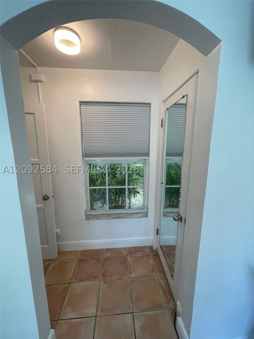 1018 W 47th St 1, Miami Beach, FL 33140