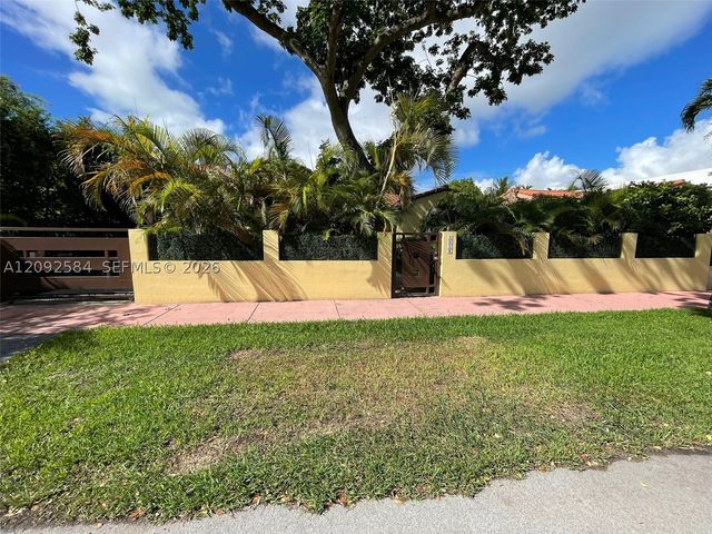 1018 W 47th St 1, Miami Beach, FL 33140