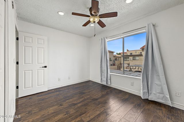 4828 W ORANGEWOOD Avenue 202, Glendale, AZ 85301