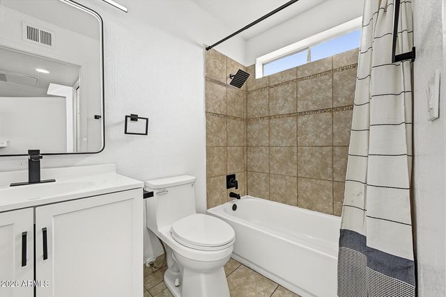 4828 W ORANGEWOOD Avenue 202, Glendale, AZ 85301