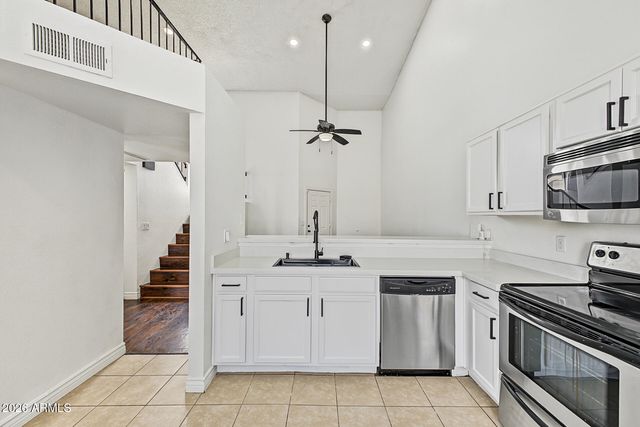 4828 W ORANGEWOOD Avenue 202, Glendale, AZ 85301