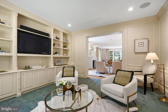 7009 LOCH LOMOND DR, Bethesda, MD 20817