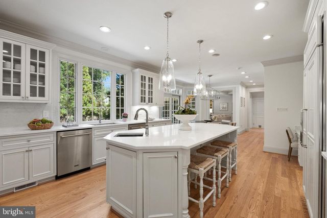 7009 LOCH LOMOND DR, Bethesda, MD 20817