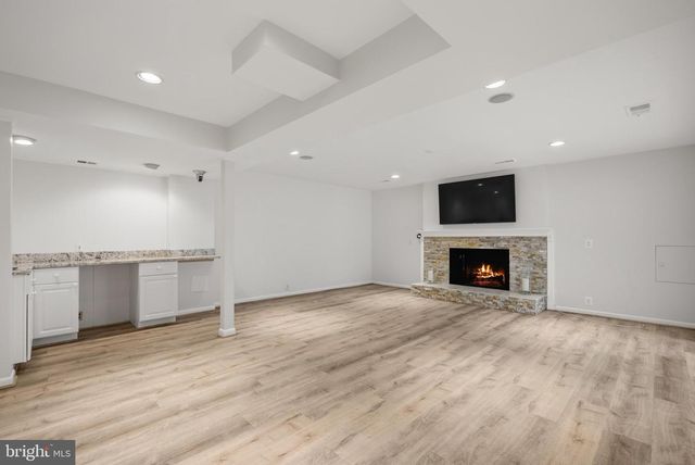 7009 LOCH LOMOND DR, Bethesda, MD 20817