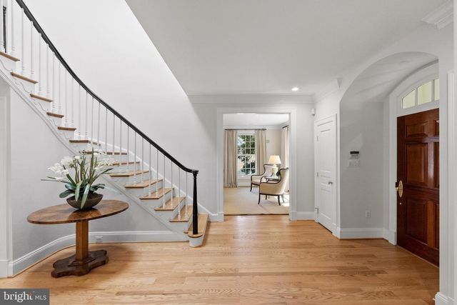 7009 LOCH LOMOND DR, Bethesda, MD 20817