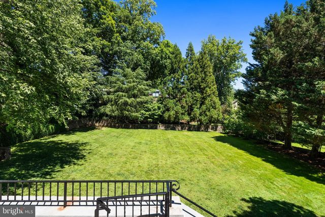 7009 LOCH LOMOND DR, Bethesda, MD 20817