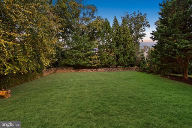 7009 LOCH LOMOND DR, Bethesda, MD 20817