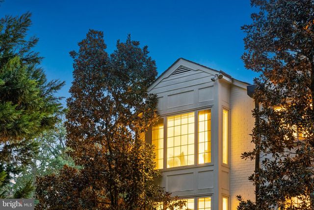 7009 LOCH LOMOND DR, Bethesda, MD 20817
