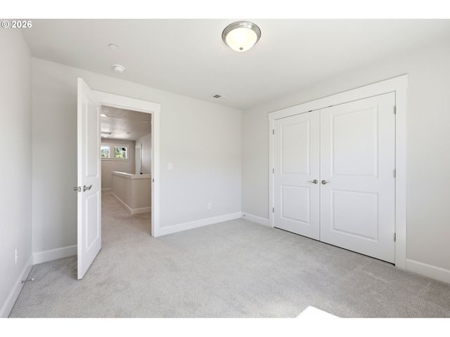 10583 Se LEOPARD Ln, Damascus, OR 97089
