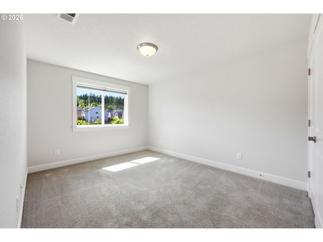 10583 Se LEOPARD Ln, Damascus, OR 97089