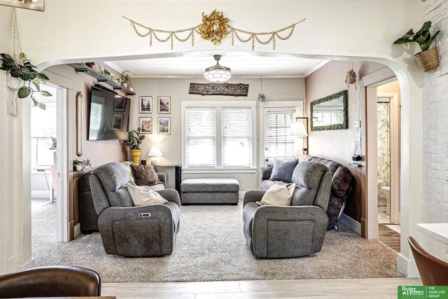 8264 Cedar Island Road, Bellevue, NE 68147