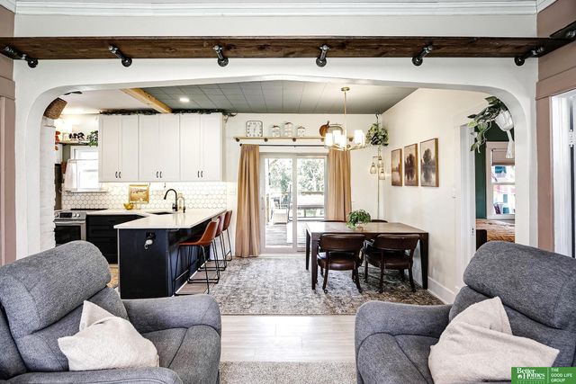 8264 Cedar Island Road, Bellevue, NE 68147