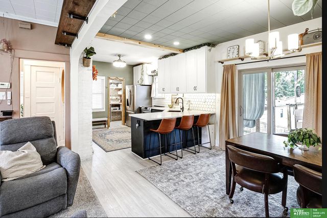 8264 Cedar Island Road, Bellevue, NE 68147