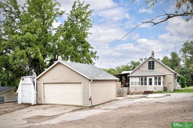 8264 Cedar Island Road, Bellevue, NE 68147