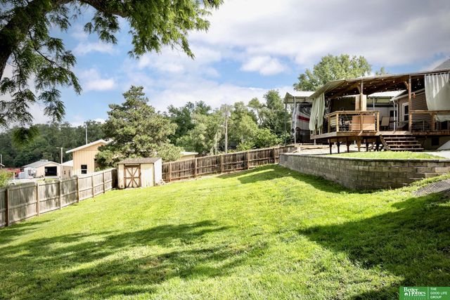 8264 Cedar Island Road, Bellevue, NE 68147