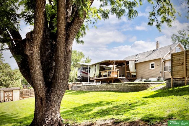 8264 Cedar Island Road, Bellevue, NE 68147