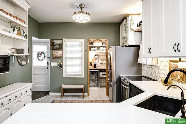 8264 Cedar Island Road, Bellevue, NE 68147