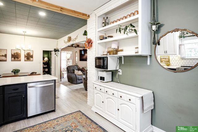 8264 Cedar Island Road, Bellevue, NE 68147