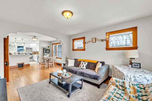 904 Romayne AVENUE, Racine, WI 53402