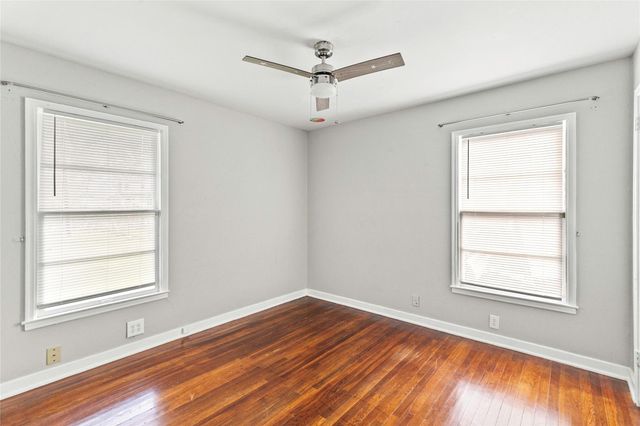 223 Jasmine Street, Lake Jackson, TX 77566