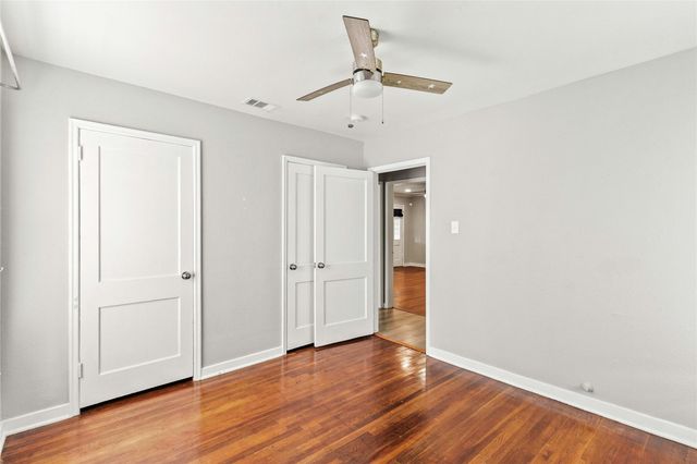 223 Jasmine Street, Lake Jackson, TX 77566