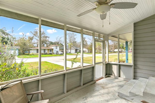 223 Jasmine Street, Lake Jackson, TX 77566