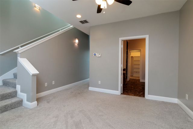 724 Skyline Bluff Court, Fort Worth, TX 76102