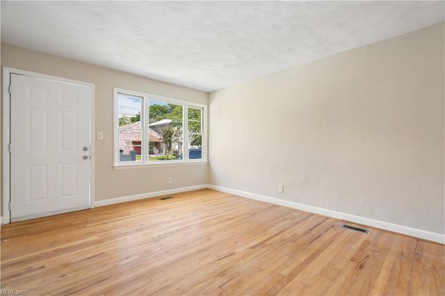 1035 Willingham ST, Norfolk, VA 23505