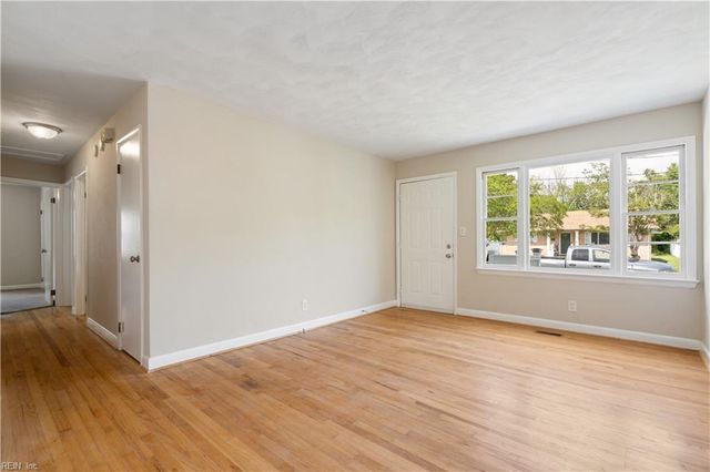 1035 Willingham ST, Norfolk, VA 23505