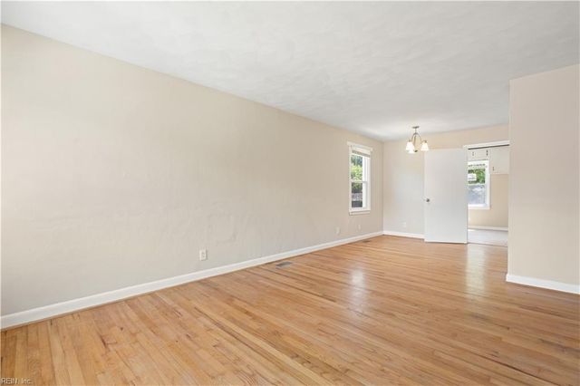 1035 Willingham ST, Norfolk, VA 23505