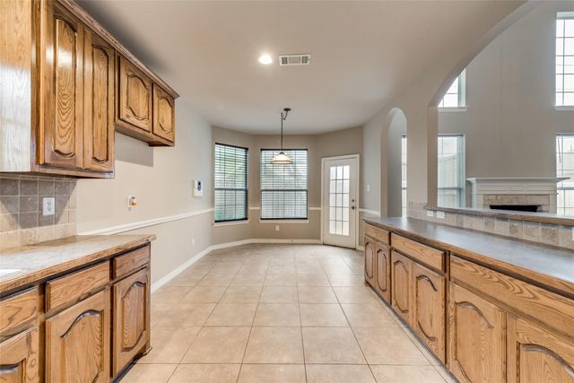 1213 Vistawood Drive, Mansfield, TX 76063