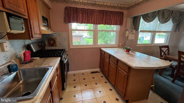 7 WRIGHT AVE, Stratford, NJ 08084