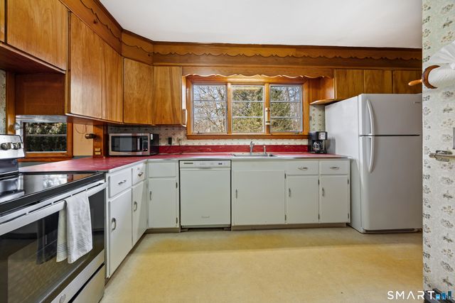 851 Ward Lane, Cheshire, CT 06410