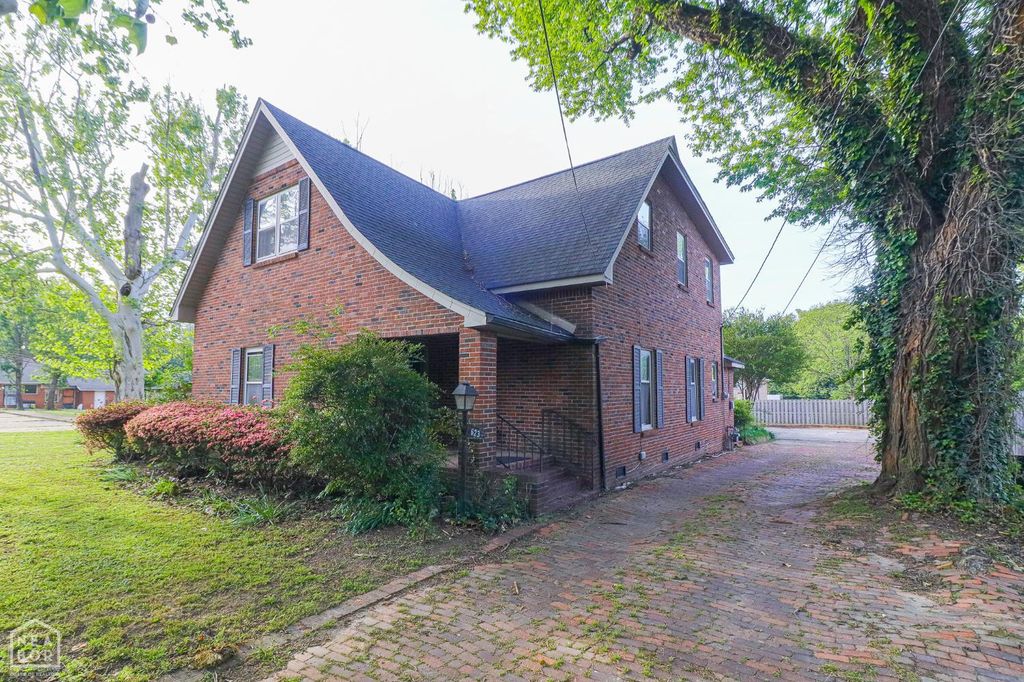623 W Oak Avenue, Jonesboro, AR 72401