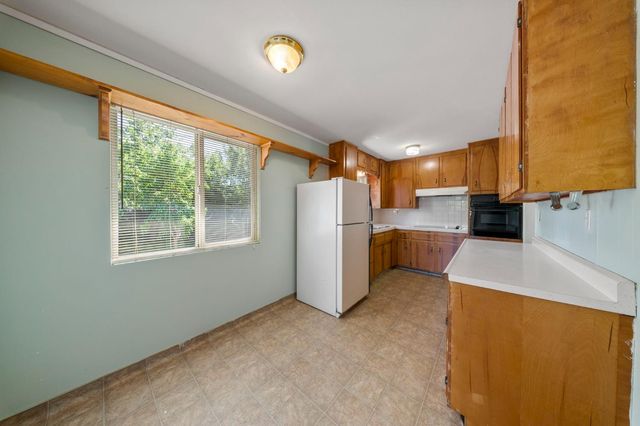 1600 Thorsen Ave, Modesto, CA 95355