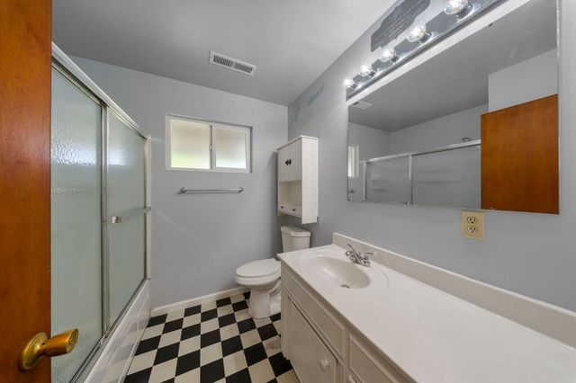 1600 Thorsen Ave, Modesto, CA 95355