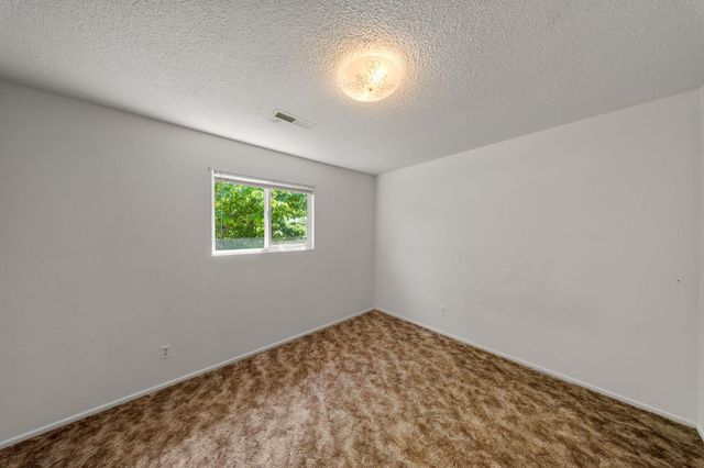 1600 Thorsen Ave, Modesto, CA 95355