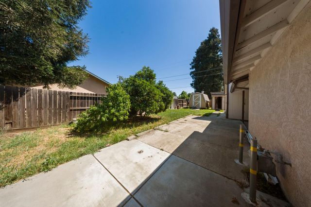 1600 Thorsen Ave, Modesto, CA 95355