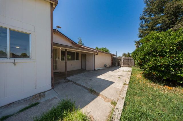 1600 Thorsen Ave, Modesto, CA 95355