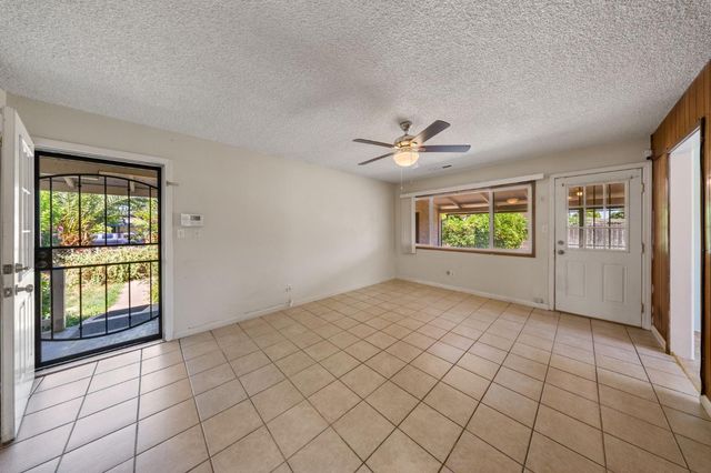 1600 Thorsen Ave, Modesto, CA 95355