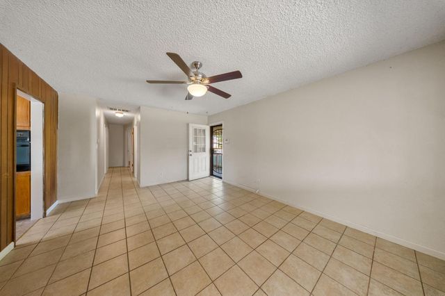 1600 Thorsen Ave, Modesto, CA 95355