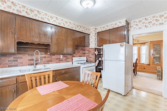 4512 Alpha Avenue, Cleveland, OH 44105