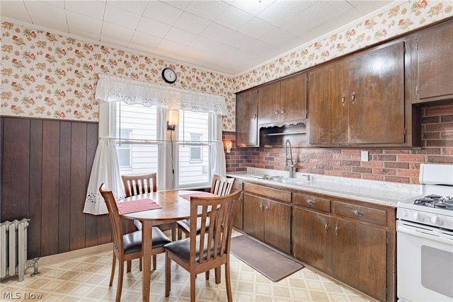 4512 Alpha Avenue, Cleveland, OH 44105