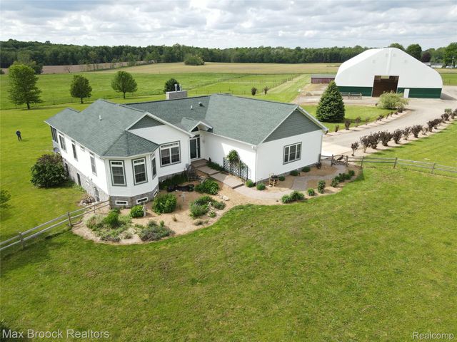 58282 SAVAGE Road, Newberg Township, MI 49095
