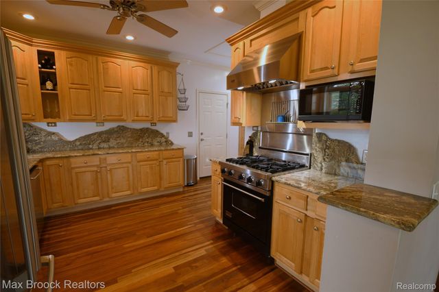 58282 SAVAGE Road, Newberg Township, MI 49095