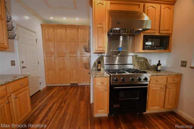 58282 SAVAGE Road, Newberg Township, MI 49095