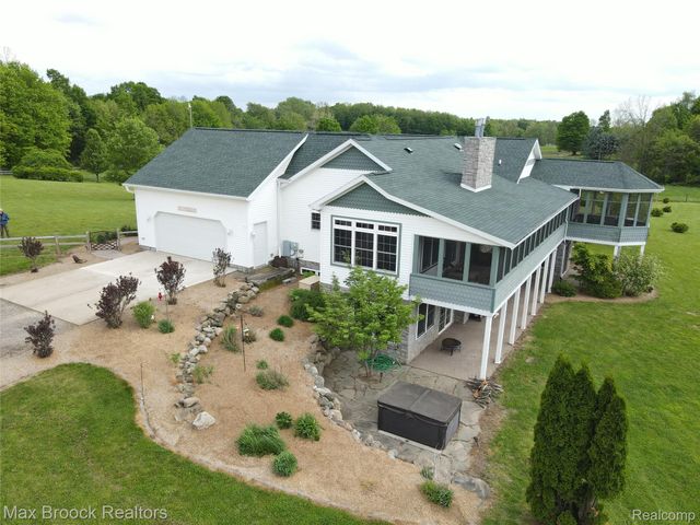 58282 SAVAGE Road, Newberg Township, MI 49095