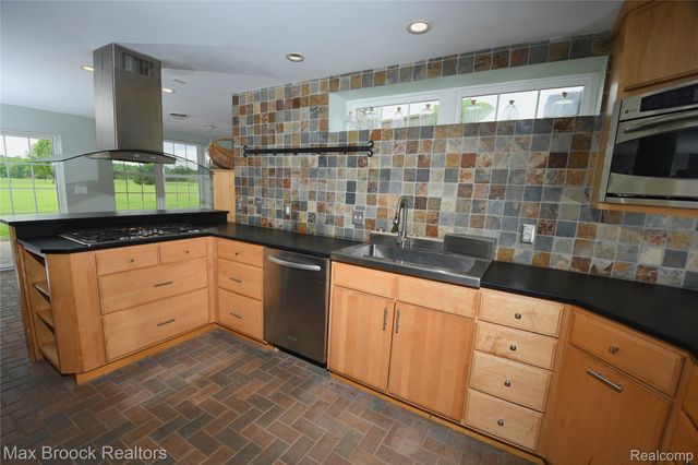 58282 SAVAGE Road, Newberg Township, MI 49095