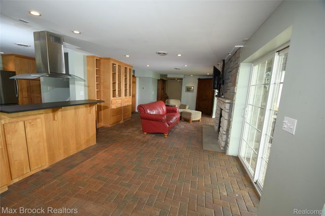 58282 SAVAGE Road, Newberg Township, MI 49095